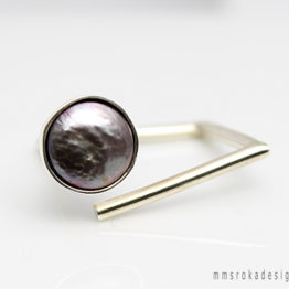 mm-sroka-design-kopniety-pierscionek-z-perla-naturalna