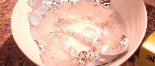 źródło: źródło: http://cleanmyspace.com/the-besk-kept-silver-cleaning-secret-ever/